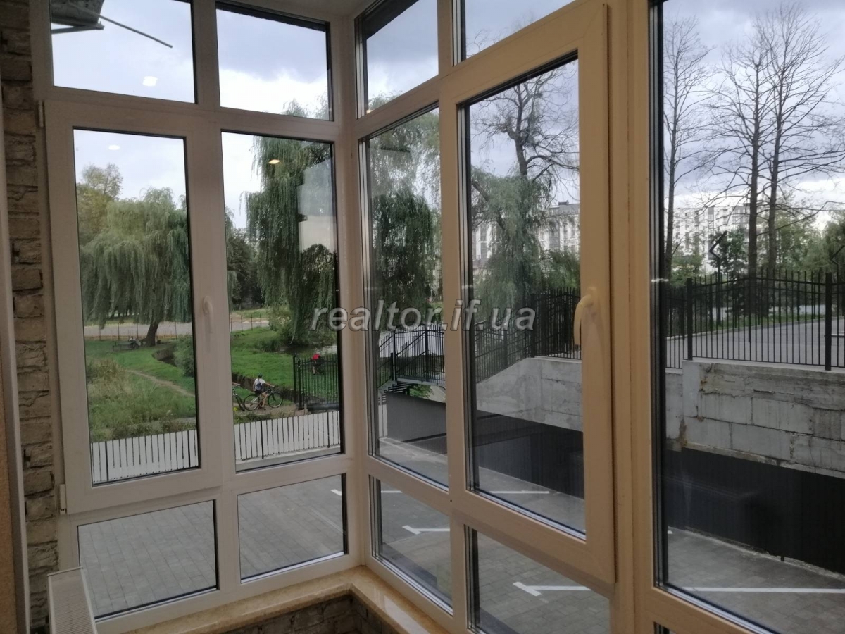 Prodazh_1_kimnatnoyi_kvartyry_z_remontom_hotovoyi_do_prozhyvannya_na_berezi_miskoho_ozera_22593_11_1693551110.jpeg