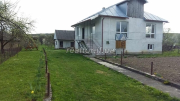 Будинок в селі Горохолино з земельною ділянкою