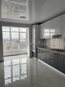 Perfect 2-room apartment with renovation and furniture in the heart of the city