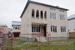 Продам 2-х поверховий будинок