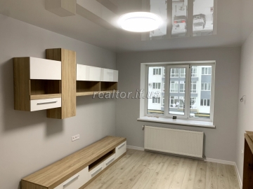 A 1-room renovated apartment is for sale in the Mistechko Tsentralne residential complex in the city center