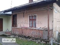 Продається напівособняк за 20 000 дол по вул.Целевича