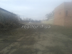 Продаються виробничі приміщення та земельна ділянка 1 га