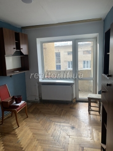 Verkauf einer 3-Zimmer-Wohnung in der Hrushevsky-Straße mit individueller Heizung