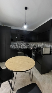 Renovated and furnished apartment for sale on Dovzhenka Street