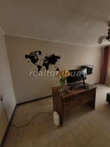 Renovated apartment for sale in the central part of the city on Konovaltsia street