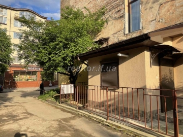 Premises for sale at the beginning of Konovalets Street with an area of 32 m