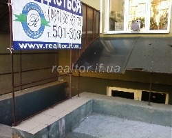 Продаж цоколя в Пасічній по вул. Тролейбусна, 15