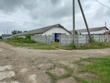 Sale of production and warehouse space in the village. Adviser