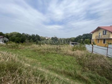 Sale of a plot of land for construction in the village of Ughryniv