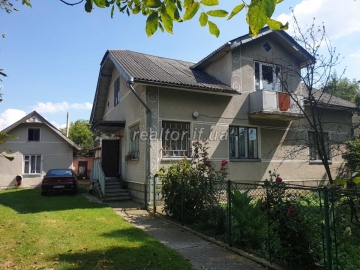 Urgently for sale house in Chernivtsi