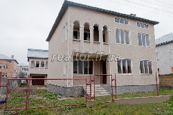 Продається будинок в Тисмениці.