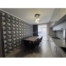 Продаж двокімнатної квартири з ремонтом в новобудові по вулиці Стуса