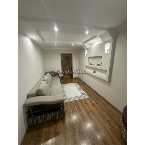 Продаж двокімнатної квартири з ремонтом по вулиці Вовчинецька  Івано-Франківська  Івано-Франківськ  р-н Івасюка-Надрічна 