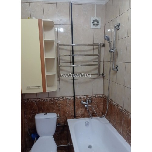 Продаж трьохкімнатної квартири з ремонтом по вулиці Довга  Івано-Франківська  Івано-Франківськ  р-н Центр 