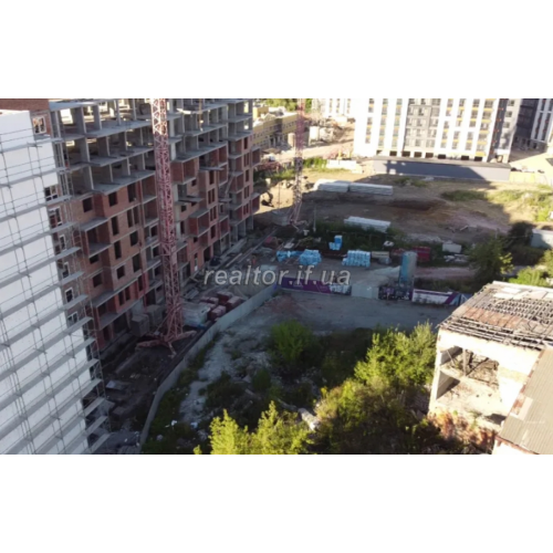 Ich verkaufe eine moderne Dreizimmerwohnung in der Wohnanlage Kvartal Vidensky  Iwano-Frankiwsk Region  Iwano-Frankiwsk  Bezirk Bam 