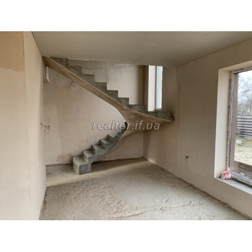 House for sale with city communications near the airport - Opryshivtsi  Ivano-Frankivsk region  Ivano-Frankivsk  district Airport 