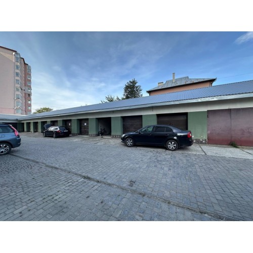 Garage mit einer Fläche von 19,2 m² zu verkaufen. m. in einem Wohngebiet von Iwano-Frankiwsk  Iwano-Frankiwsk Region  Iwano-Frankiwsk  Bezirk Pasichna 