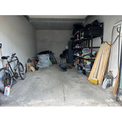 Garage mit einer Fläche von 19,2 m² zu verkaufen. m. in einem Wohngebiet von Iwano-Frankiwsk  Iwano-Frankiwsk Region  Iwano-Frankiwsk  Bezirk Pasichna 