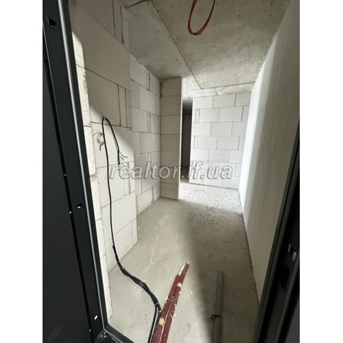 Apartment for sale in the central part of the city next to the city lake  Ivano-Frankivsk region  Ivano-Frankivsk  district Center 