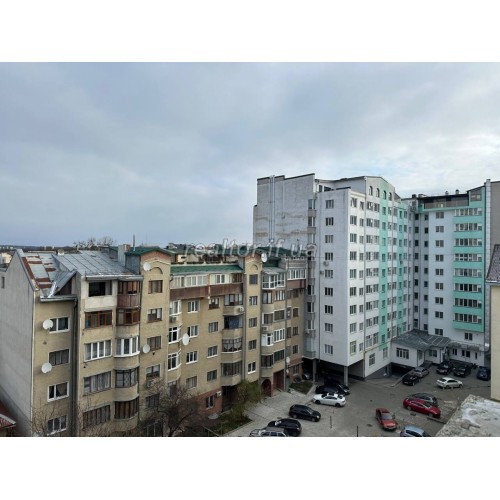 Продаж квартири в центрі Івано-Франківська в зданому будинку по вулиці Володимира Великого  Івано-Франківська  Івано-Франківськ  р-н Центр 