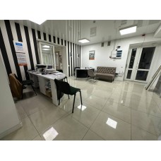 Продаж підвального приміщення в обжитому мікрорайоні з великою прохідністю