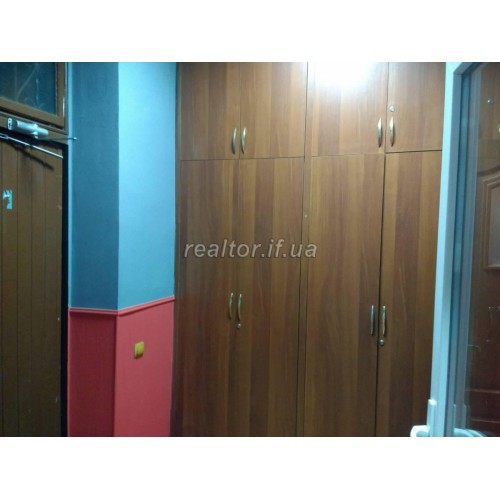 Verkauf von Räumlichkeiten auf der Straße. Jugend  Iwano-Frankiwsk Region  Iwano-Frankiwsk  Bezirk Ivasiuka - Nadrichna 