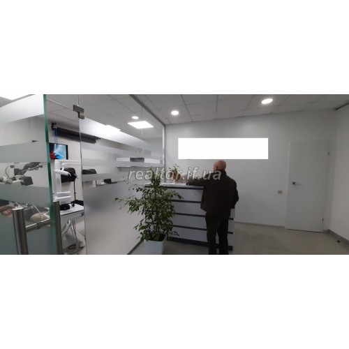 Verkaufsflächen im zentralen Teil der Stadt, Tolstoy Street, in der Nähe des Stadtgerichts und des Bahnhofs  Iwano-Frankiwsk Region  Iwano-Frankiwsk  Bezirk Innenstadt 