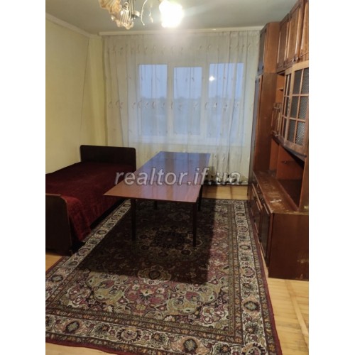 Ich miete eine 3-Zimmer-Superwohnung in der Hotkevicha-Straße  Iwano-Frankiwsk Region  Iwano-Frankiwsk  Bezirk Ivasiuka - Nadrichna 