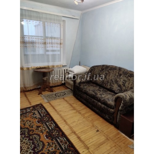 Ich miete eine 3-Zimmer-Superwohnung in der Hotkevicha-Straße  Iwano-Frankiwsk Region  Iwano-Frankiwsk  Bezirk Ivasiuka - Nadrichna 