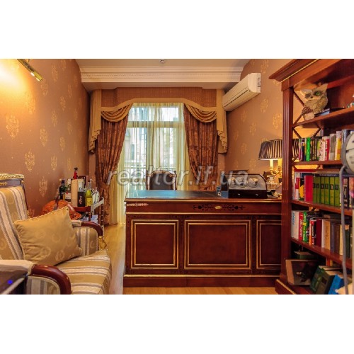 5-Zimmer-Wohnung in Kiew  Київська  Stadt Kiew  р-н Печерський 