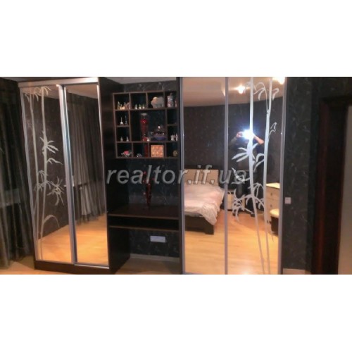 дворівнева квартира в районі магазину Світ кераміки по вулиці Надрічна  Івано-Франківська  Івано-Франківськ  р-н Івасюка-Надрічна 