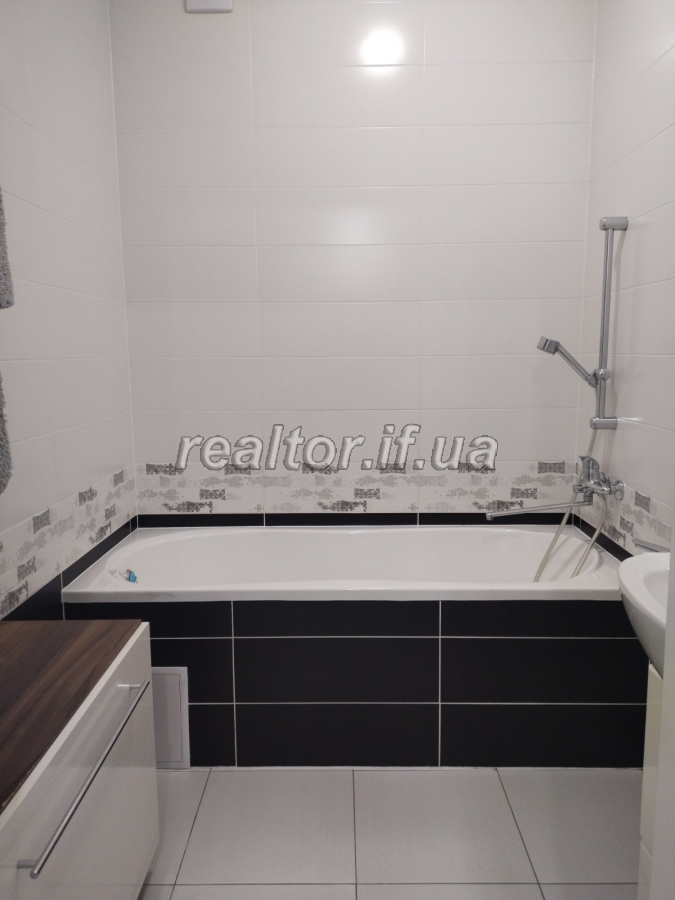 Harna_dvokimnatna_kvartyra_z_remontom_na_vulytsi_Stusa_22511_8_1689851951.jpeg