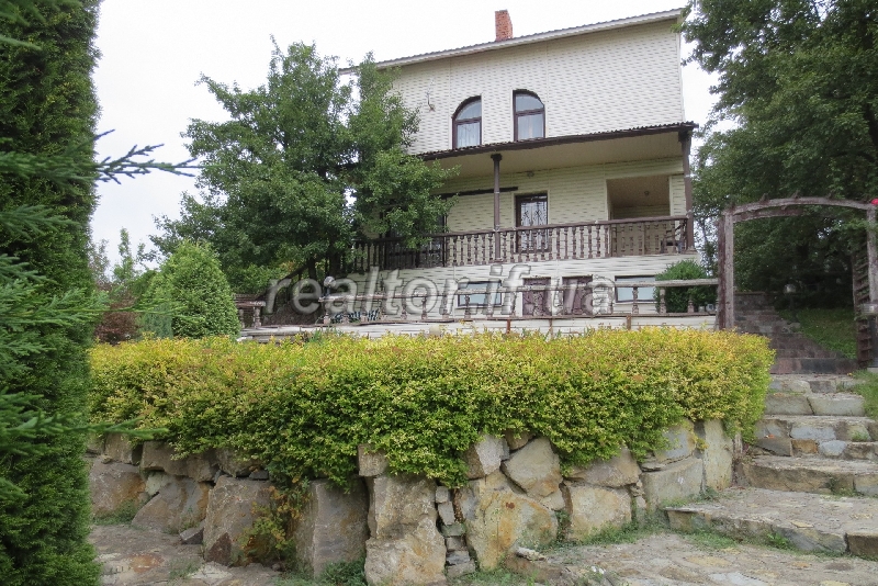 Idealna_dacha_dlya_vidpochynku_ta_rybalstva_z_usima_zruchnostyamy_na_livomu_berezi_burshtynskoho_vodoskhovyshcha_11372_12_1470638093.jpg