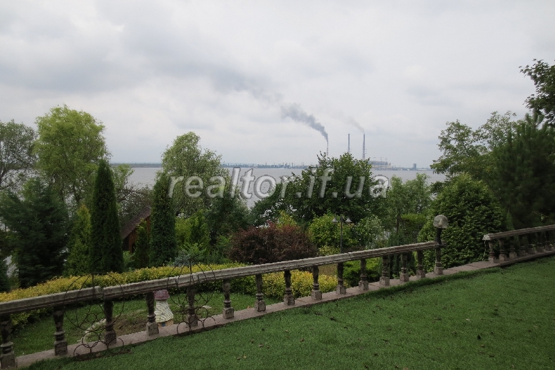 Idealna_dacha_dlya_vidpochynku_ta_rybalstva_z_usima_zruchnostyamy_na_livomu_berezi_burshtynskoho_vodoskhovyshcha_11372_13_1470638093.jpg
