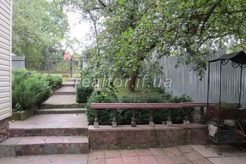Idealna_dacha_dlya_vidpochynku_ta_rybalstva_z_usima_zruchnostyamy_na_livomu_berezi_burshtynskoho_vodoskhovyshcha_11372_16_1470638093.jpg