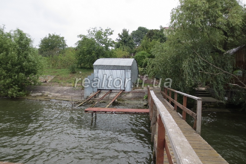Idealna_dacha_dlya_vidpochynku_ta_rybalstva_z_usima_zruchnostyamy_na_livomu_berezi_burshtynskoho_vodoskhovyshcha_11372_4_1470638092.jpg