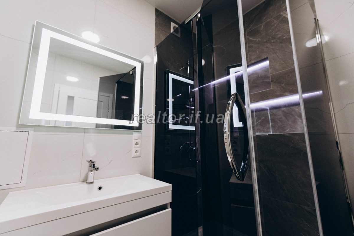 Komfortna_ta_rozkishna_2_kimnatna_kvartyra_premium_klasu_na_berezi_miskoho_ozera_22952_11_1734086709.jpeg