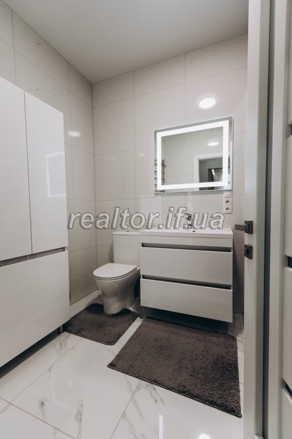 Komfortna_ta_rozkishna_2_kimnatna_kvartyra_premium_klasu_na_berezi_miskoho_ozera_22952_13_1734086709.jpeg