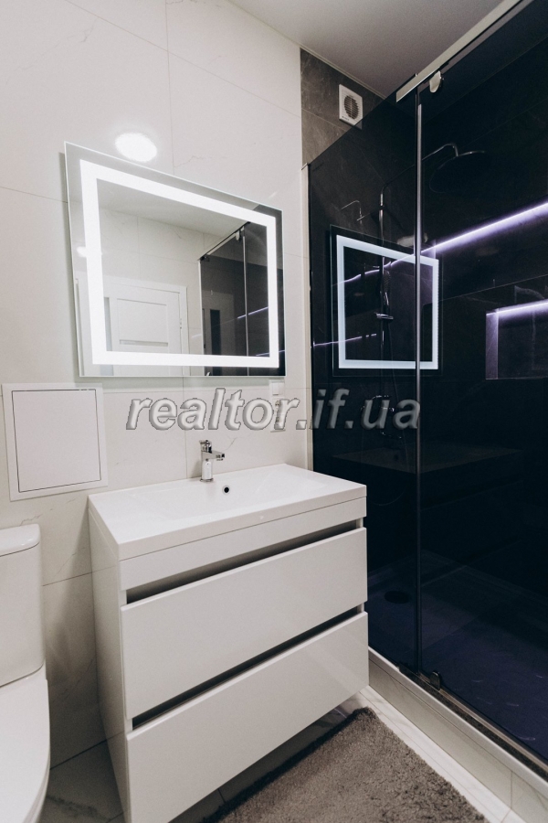 Komfortna_ta_rozkishna_2_kimnatna_kvartyra_premium_klasu_na_berezi_miskoho_ozera_22952_18_1734086711.jpeg