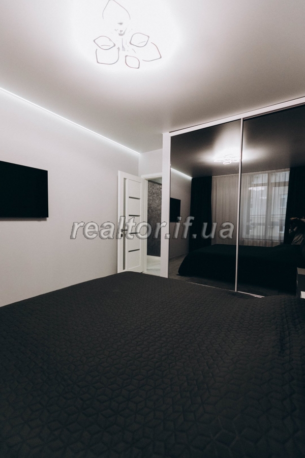 Komfortna_ta_rozkishna_2_kimnatna_kvartyra_premium_klasu_na_berezi_miskoho_ozera_22952_22_1734086711.jpeg