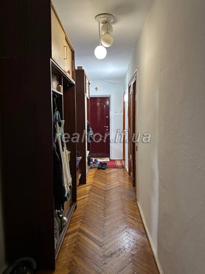 Kvartyra_v_tsentri_mista_navproty_universytetu_Korolya_Danyla_-_vulytsya_Konovaltsya_23805_10_1747636480.jpeg