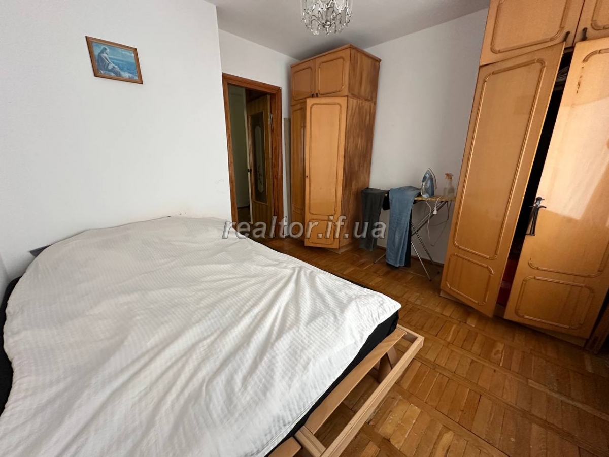Kvartyra_v_tsentri_mista_navproty_universytetu_Korolya_Danyla_-_vulytsya_Konovaltsya_23805_12_1747636480.jpeg
