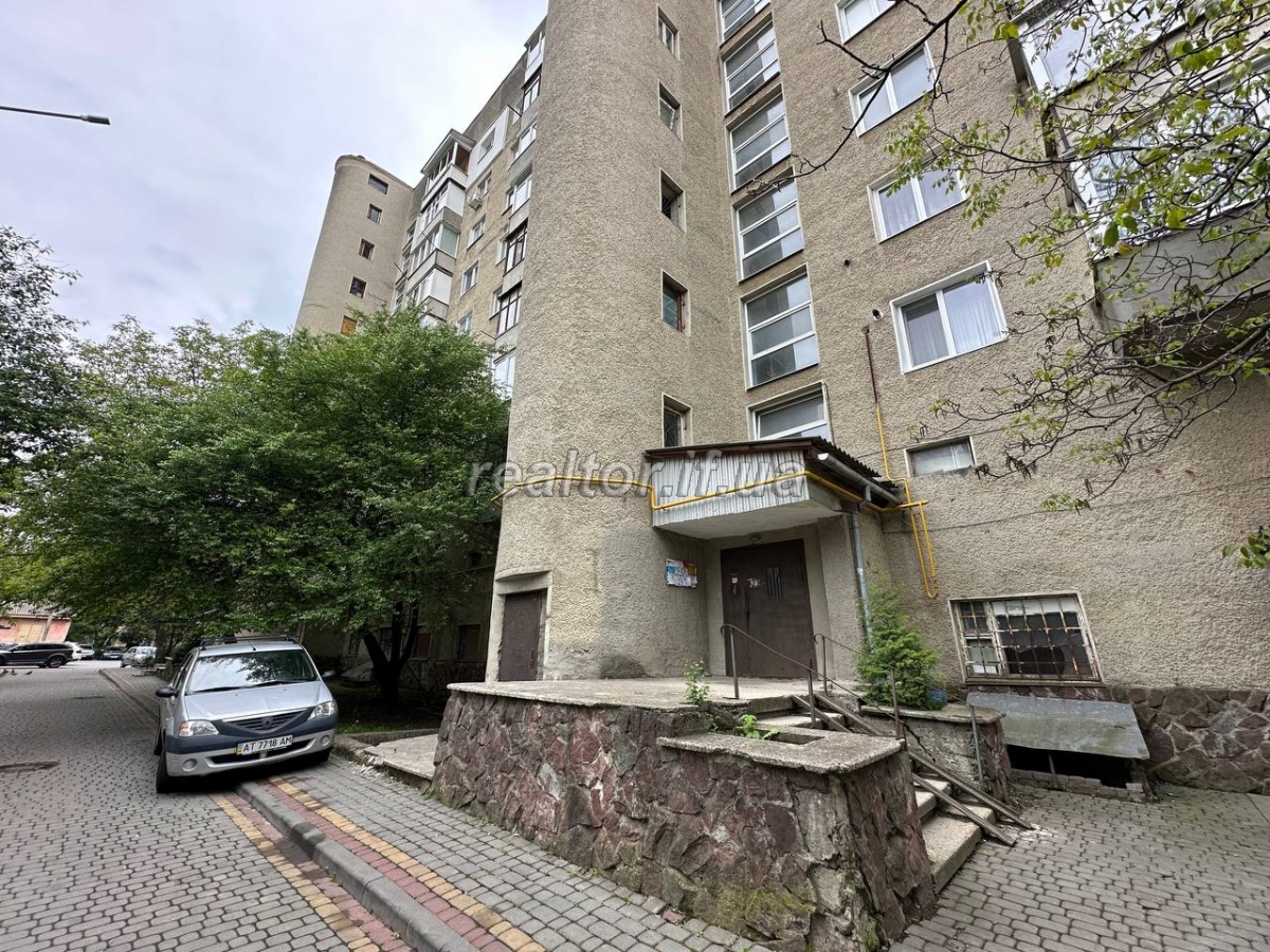 Kvartyra_v_tsentri_mista_navproty_universytetu_Korolya_Danyla_-_vulytsya_Konovaltsya_23805_3_1747636478.jpeg
