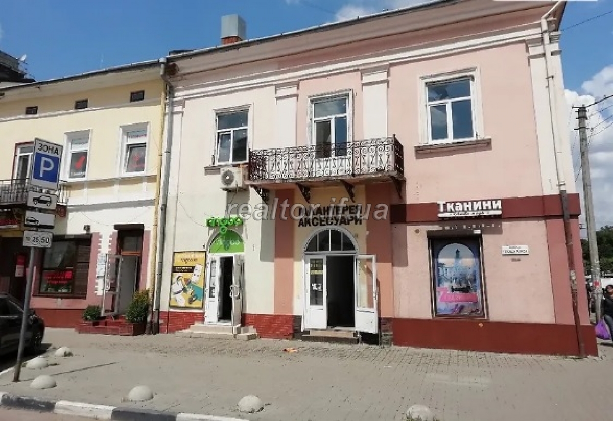 Orenda_fasadnoho_prymishchennya_v_samomu_tsentri_mista_poruch_z_miskoyu_Ratusheyu_20868_1_1634557671.jpeg