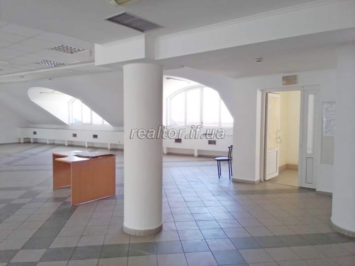Orenda_ofisu_ploshcheyu_300_mkv_v_tsentri_bilya_Ratushi_22646_3_1695906648.jpeg