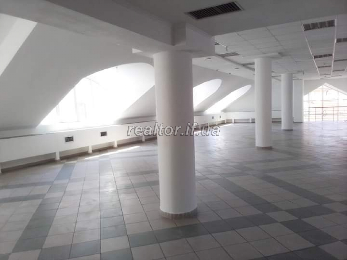 Orenda_ofisu_ploshcheyu_300_mkv_v_tsentri_bilya_Ratushi_22646_4_1695906649.jpeg