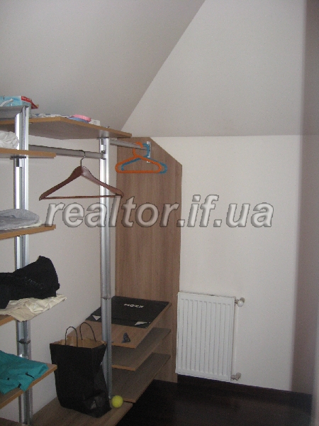 Osobnyak_z_Baseinom_v_Uhornykakh_9603_17_1448363551.jpg
