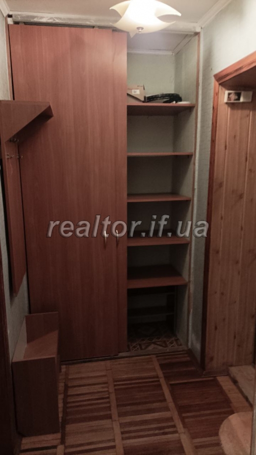 Prodayetsya_1_kimnatna_kvartyra_z_meblyamy_nepodalik_tsentru_mista_22758_4_1700823564.jpeg