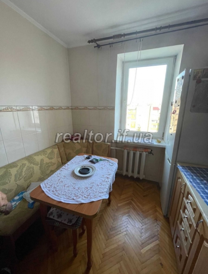 Prodayetsya_2_kimnatna_kvartyra_v_tsehlyanomu_budynku_po_vulytsi_Khotkevycha_22607_3_1693830607.jpeg